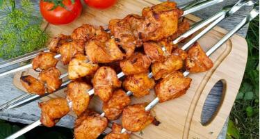 Как правильно приготовить куриный шашлык. Секреты сочности мяса